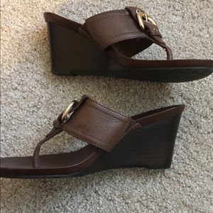 NWOT Antonio Melani sandals